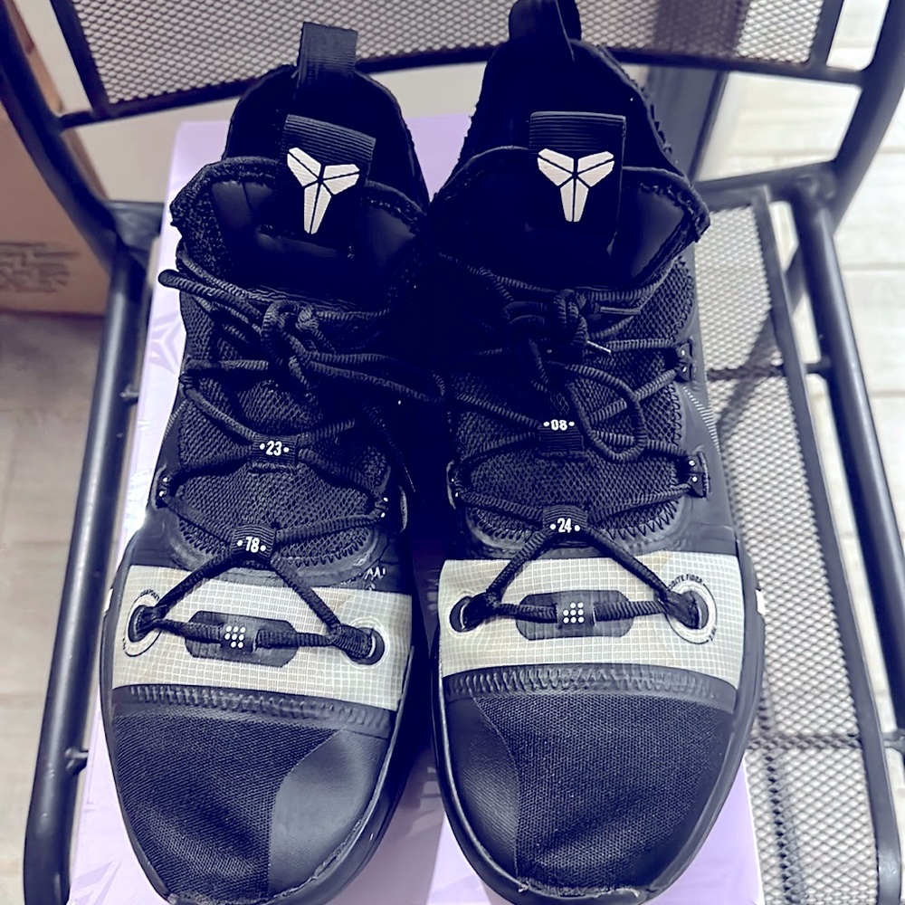 Kobe’s A.D. TB black basketball shoes